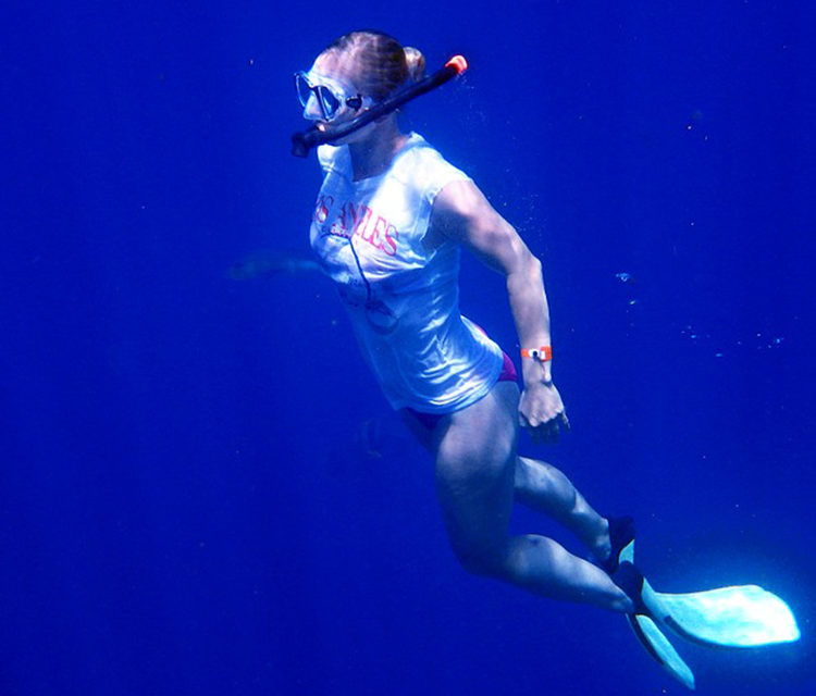 https://www.pugliaescursioni.com/wp-content/uploads/2020/02/snorkeling-750x640.jpg